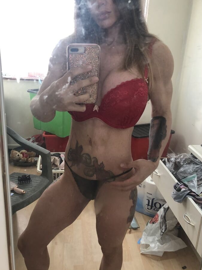 Me tabbyanne showing off my big tits and ass after shower
