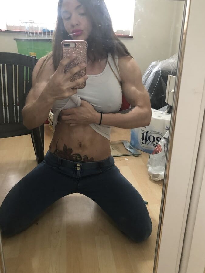 Me tabbyanne showing off my big tits and ass after shower