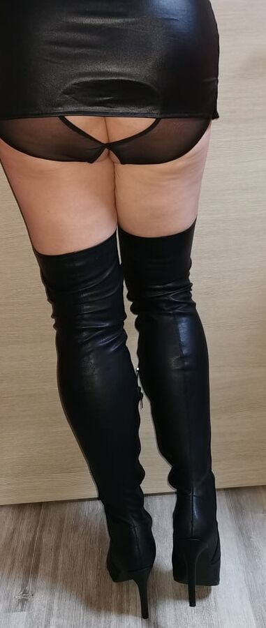 Im Nuttenoutfit will ich wieder gefickt werden