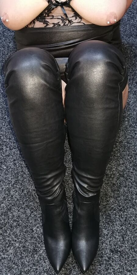 Im Nuttenoutfit will ich wieder gefickt werden