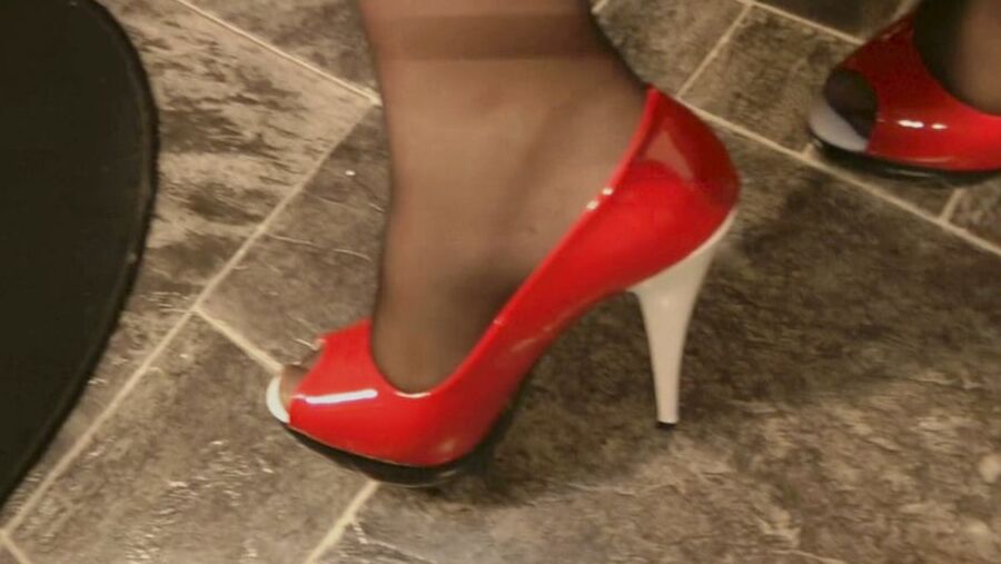 Balloon and high heels