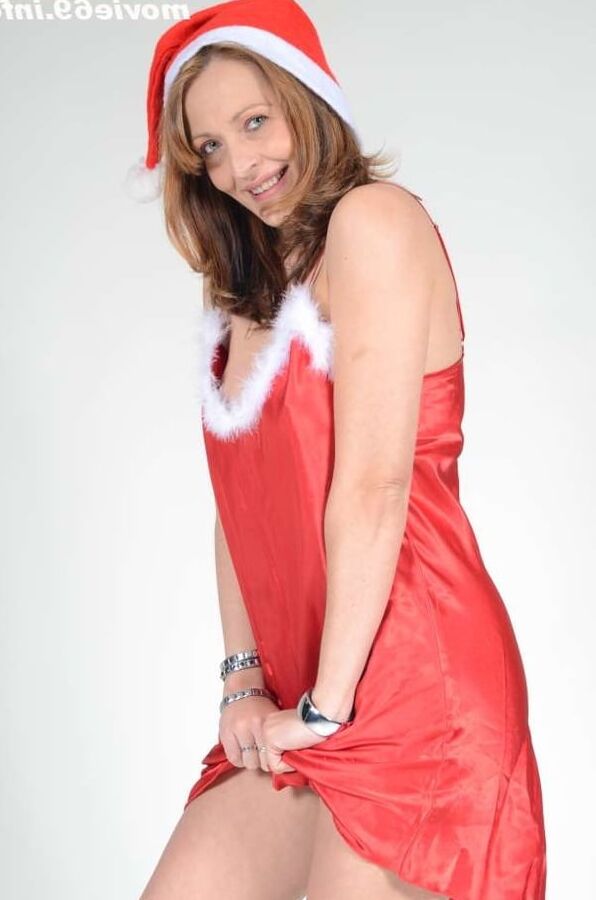 Lea Blow wishes you a Merry Christmas 2020!