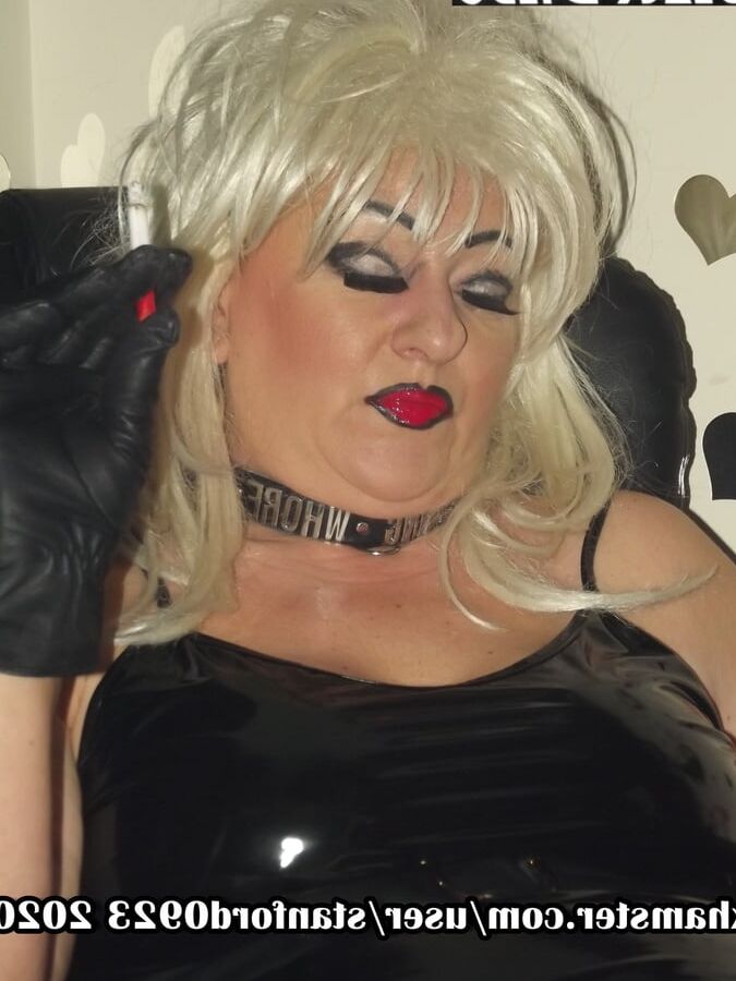 BLACK DILDO WHORE