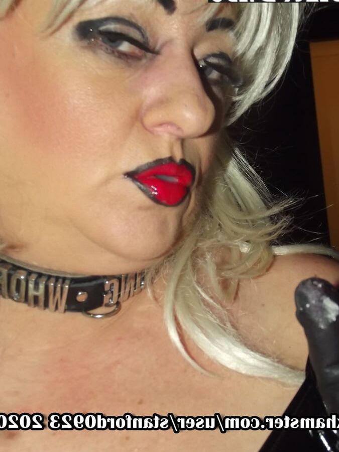 BLACK DILDO WHORE