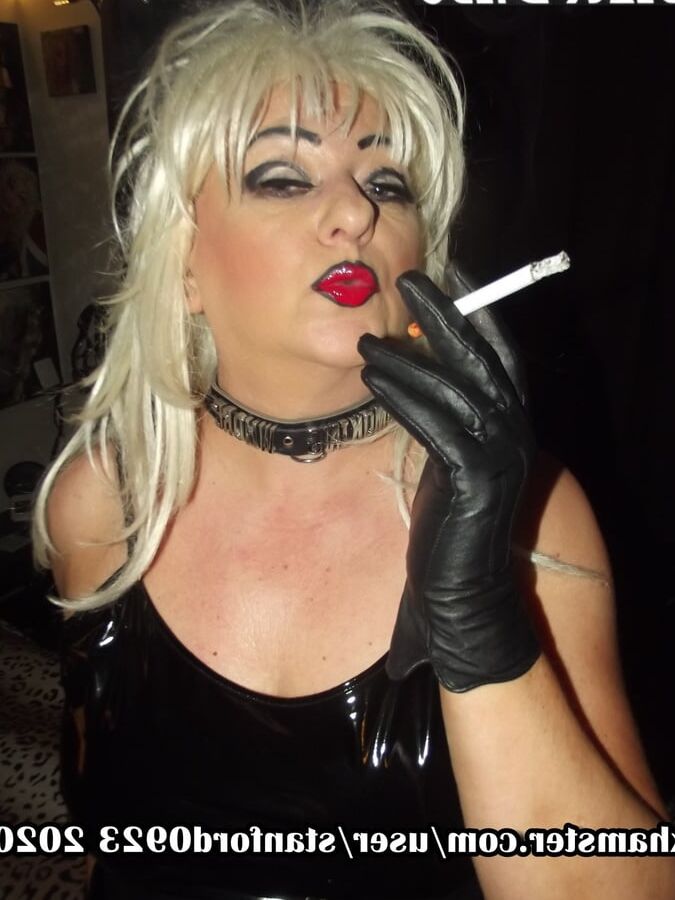 BLACK DILDO WHORE