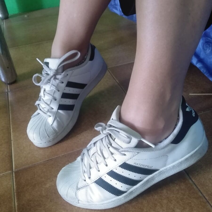 Bbw milf feet and legs showing