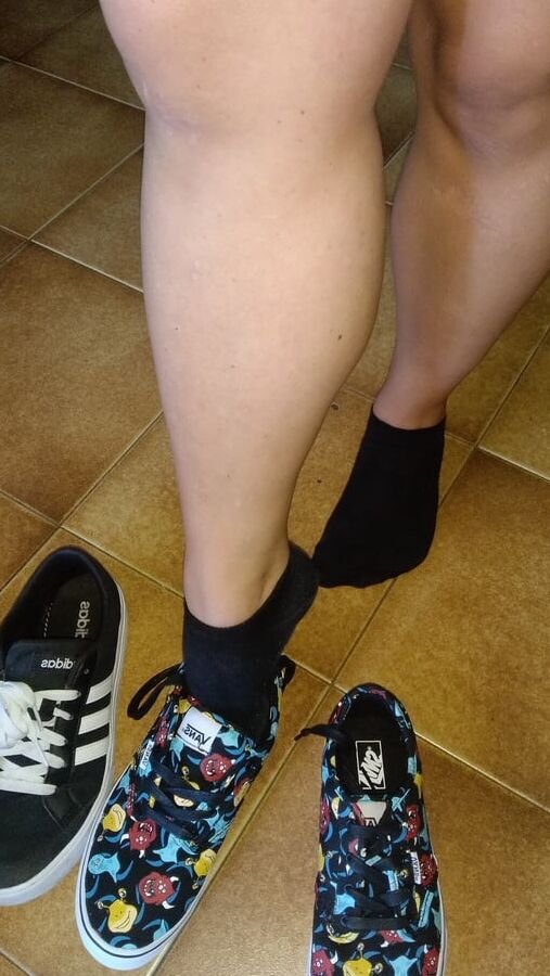 Bbw milf feet and legs showing