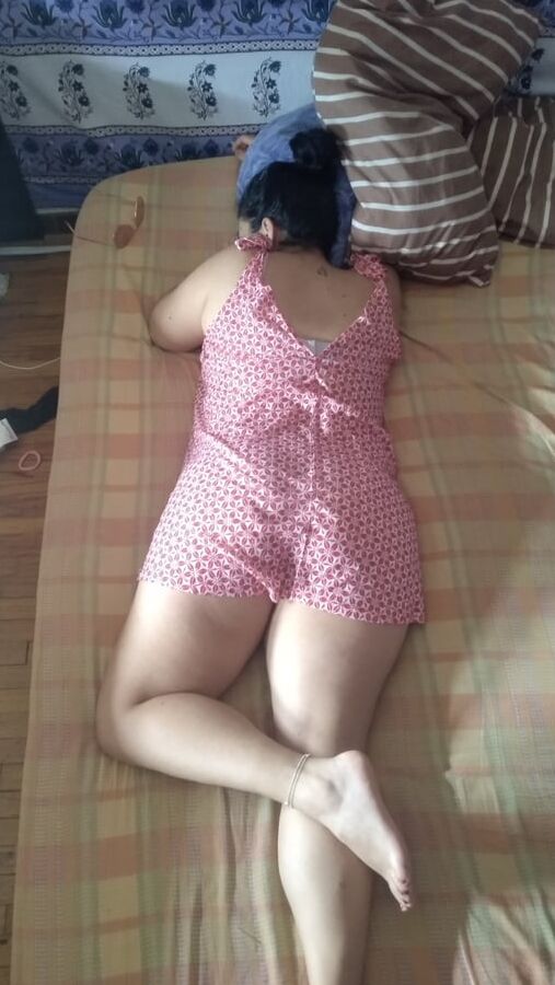 Bbw milf feet and legs showing
