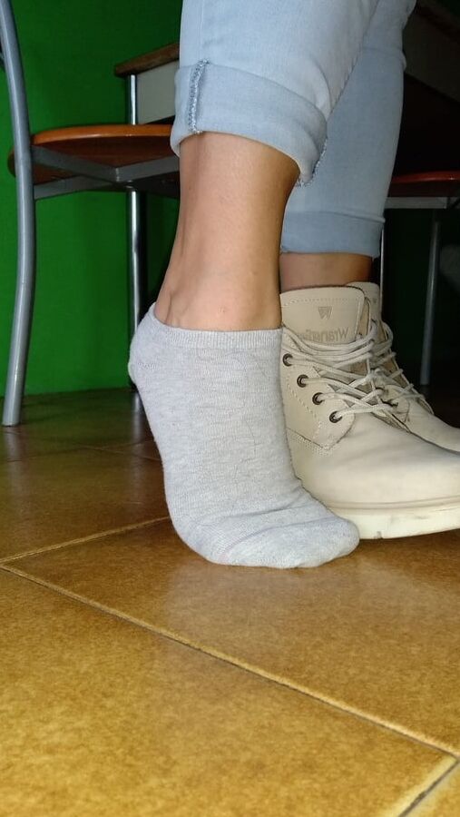 Bbw milf feet and legs showing