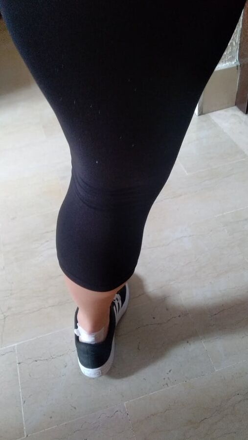 Bbw milf feet and legs showing