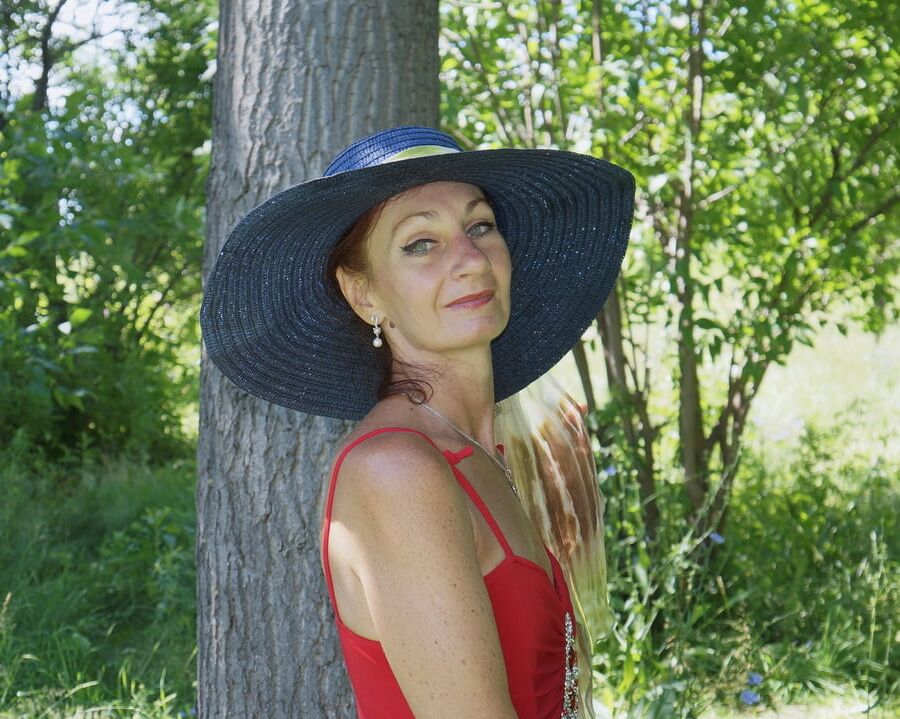 Red dress - green garden