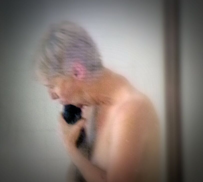 Dee Shower