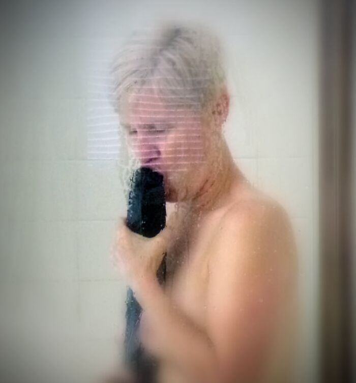 Dee Shower