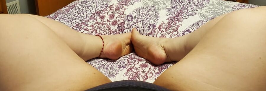 Bored housewife milf curvy bbw - Thanksgiving photo fun