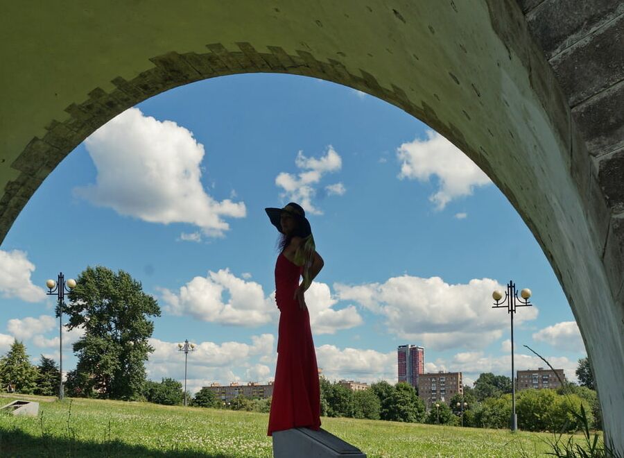 Under the arch of the aqueduct