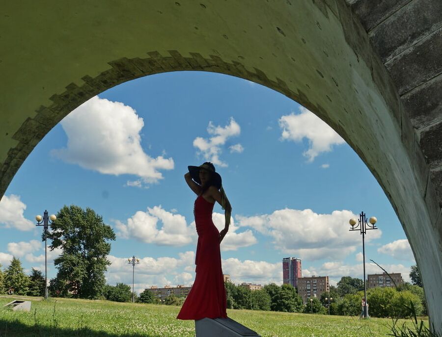 Under the arch of the aqueduct