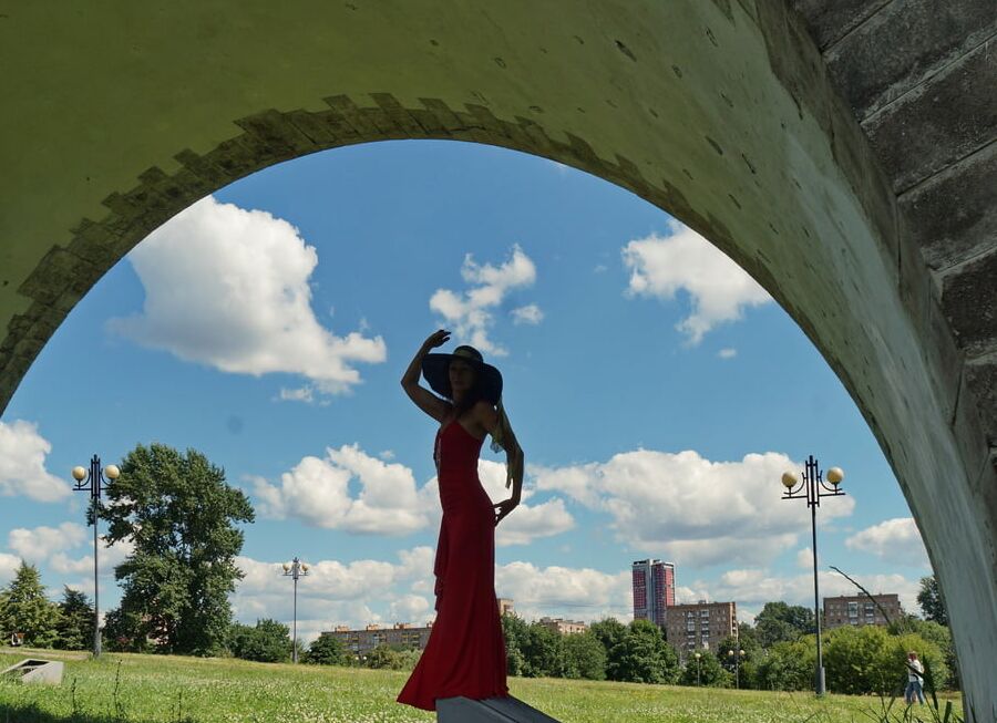 Under the arch of the aqueduct
