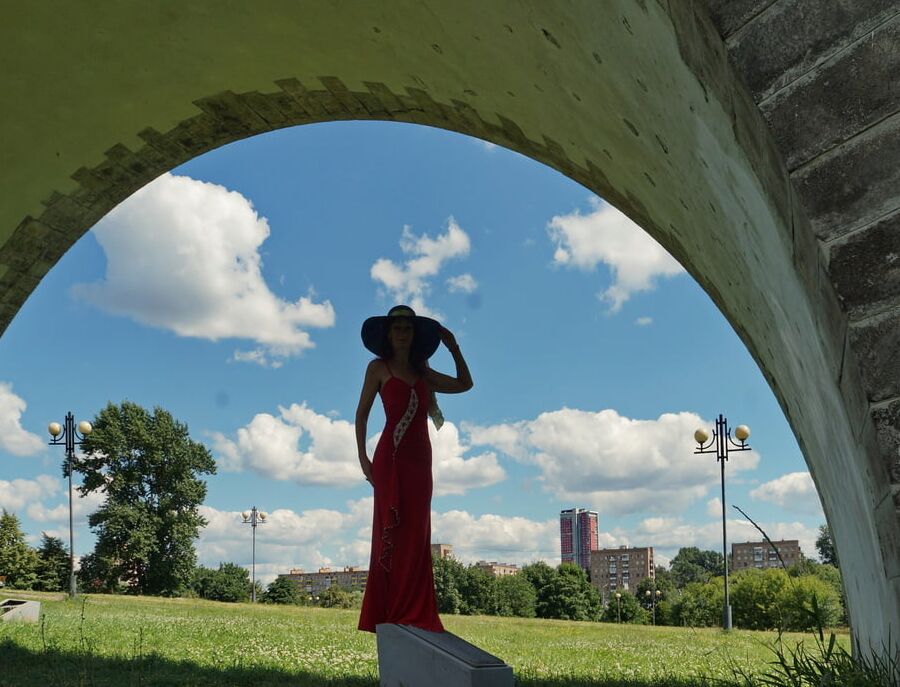 Under the arch of the aqueduct