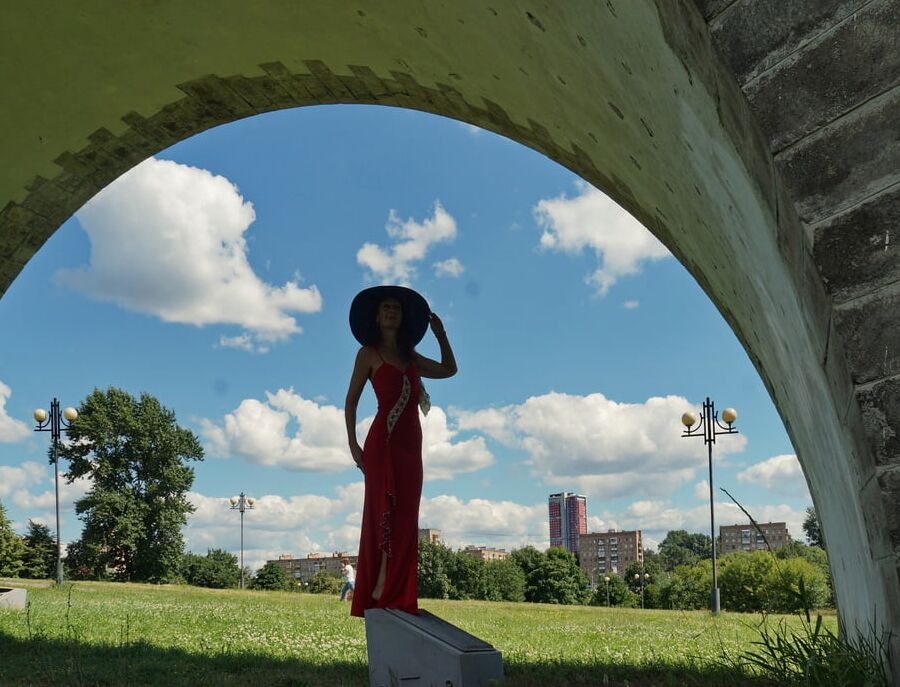 Under the arch of the aqueduct
