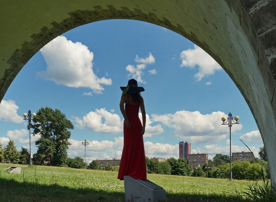 Under the arch of the aqueduct