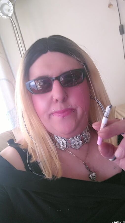 Stefaniets sexy smoking