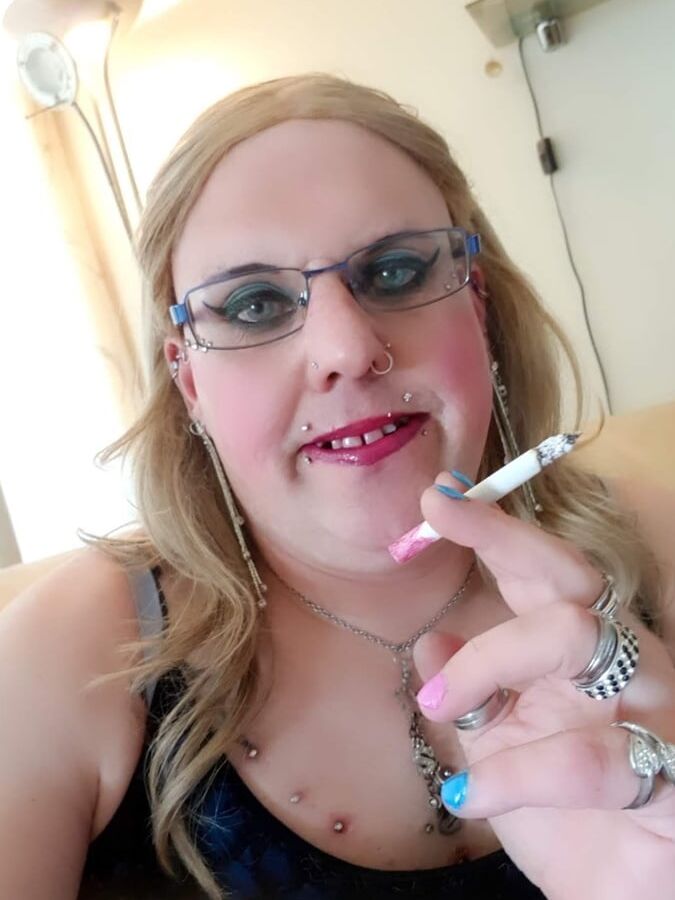 Stefaniets sexy smoking