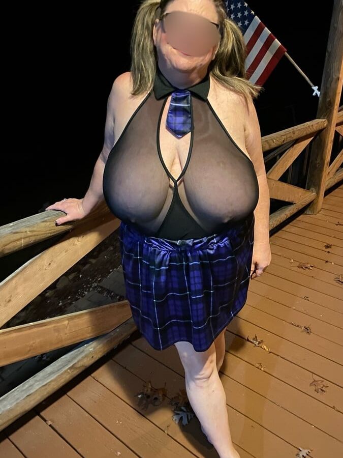BBW wife on vacation