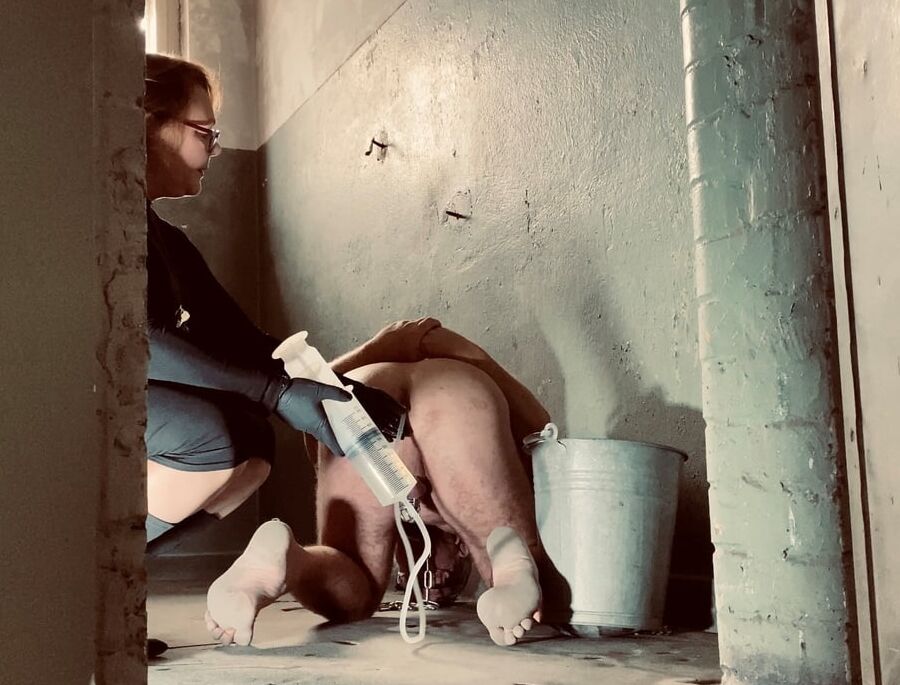 Warden Mistress April takes her Slave to prison