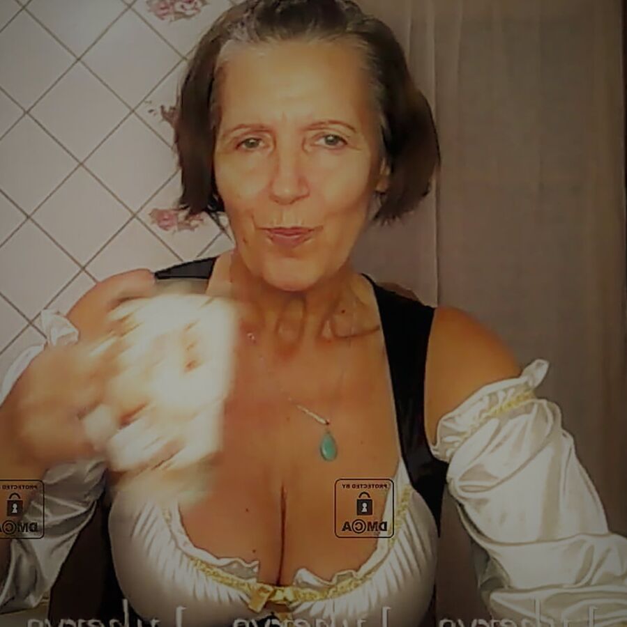 Photos from videos that are in the profile 03-11-2020