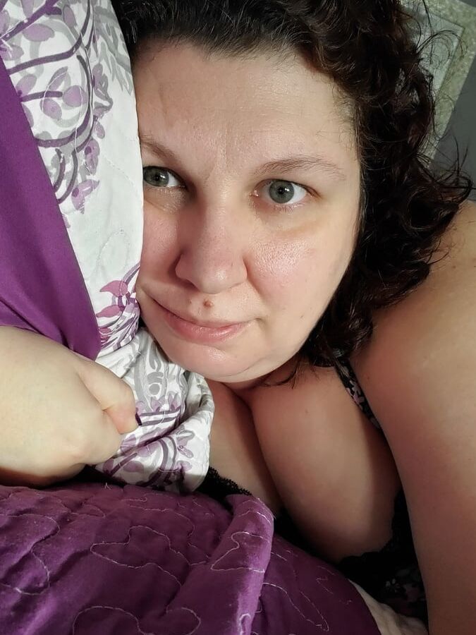 Bored housewife milf curvy bbw - Birthday Week Mashup