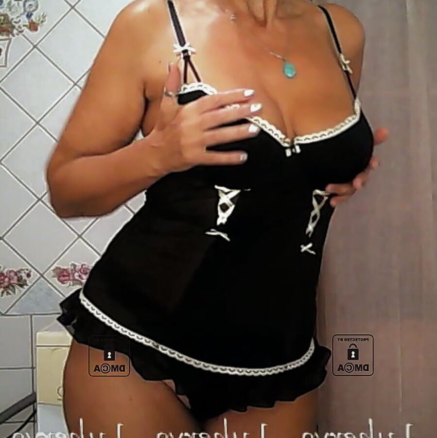Stills from profile video 31-10-2020