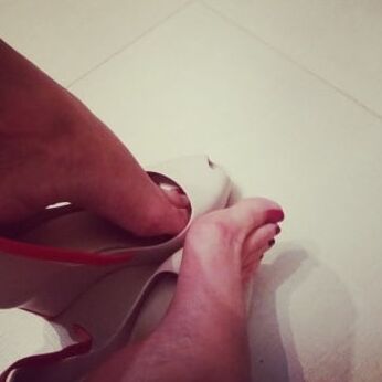 Platform Heels.. Foot Fetish.. My sexy feet..