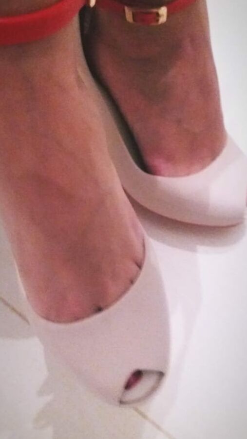 Platform Heels.. Foot Fetish.. My sexy feet..