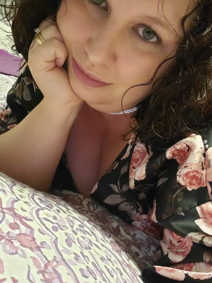 Everyday cute to smoking hot milf