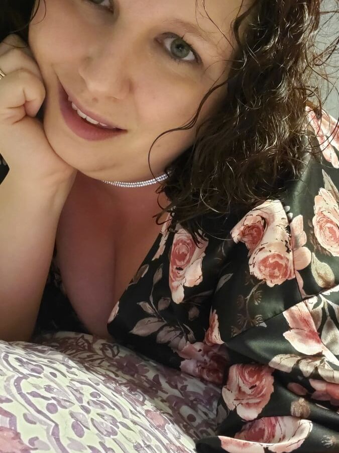 Everyday cute to smoking hot milf