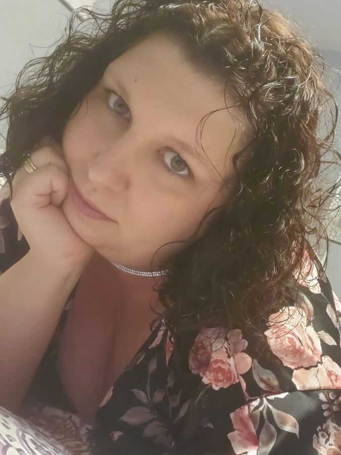 Everyday cute to smoking hot milf