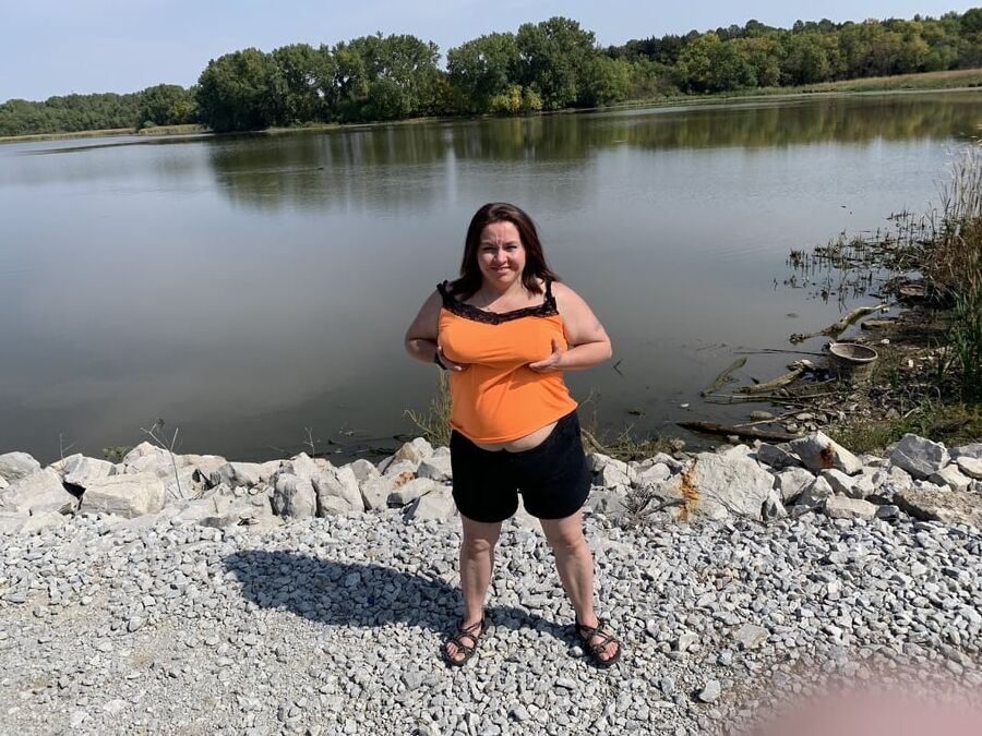 Sexy BBW Outdoor Hitch and Facial Photoset
