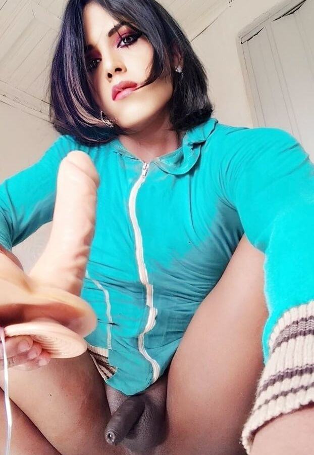 Trans Jennifer nanda dildo