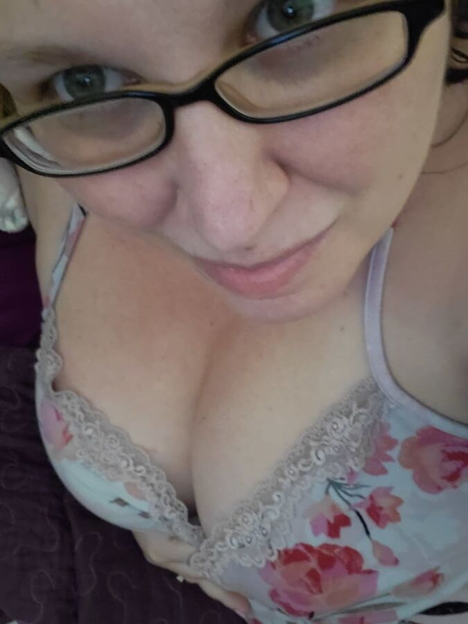 Bored housewife milf curvy bbw - Weekly Mashup tease