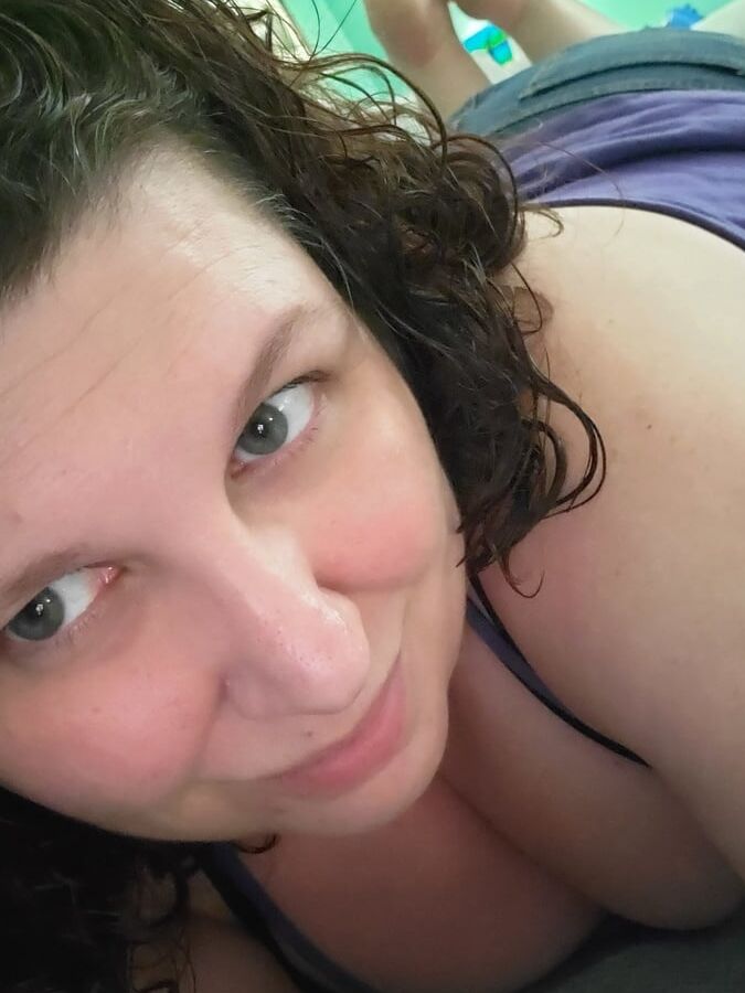 Bored housewife milf curvy bbw - Weekly Mashup tease