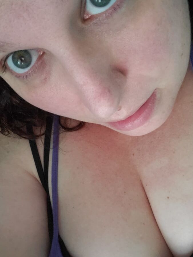 Bored housewife milf curvy bbw - Weekly Mashup tease