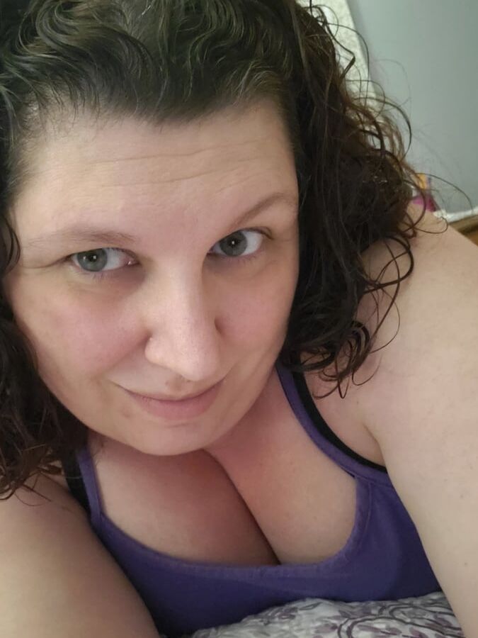 Bored housewife milf curvy bbw - Weekly Mashup tease