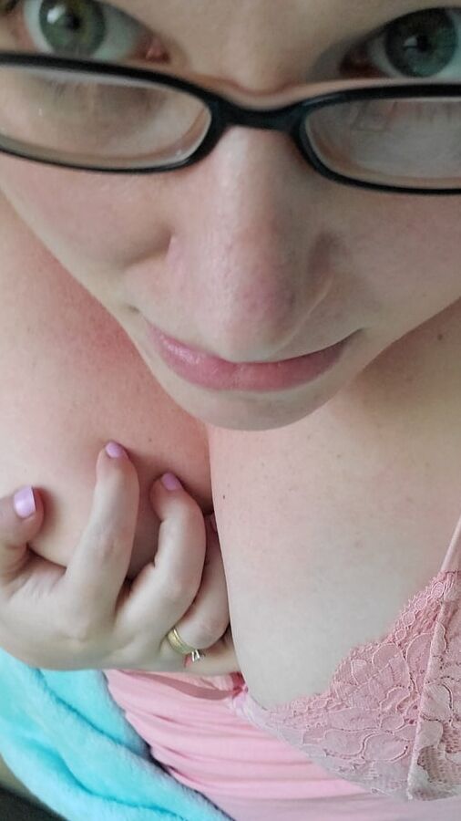 Bored housewife milf curvy bbw - Weekly Mashup tease
