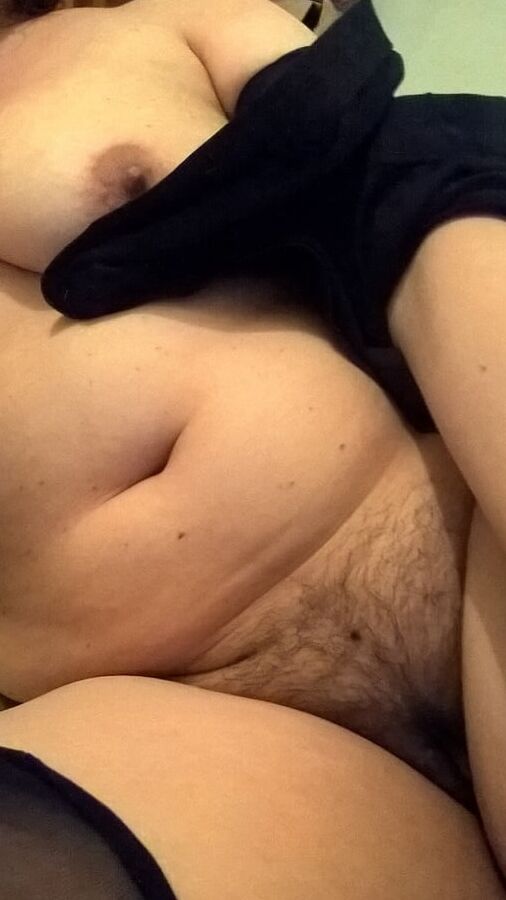 Hairy JoyTwoSex - Horny Selfies On Bed