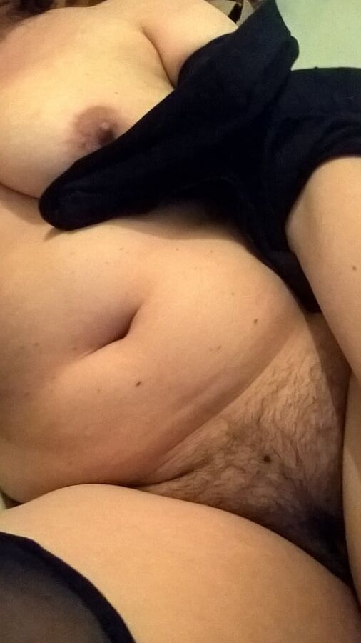 Hairy JoyTwoSex - Horny Selfies On Bed