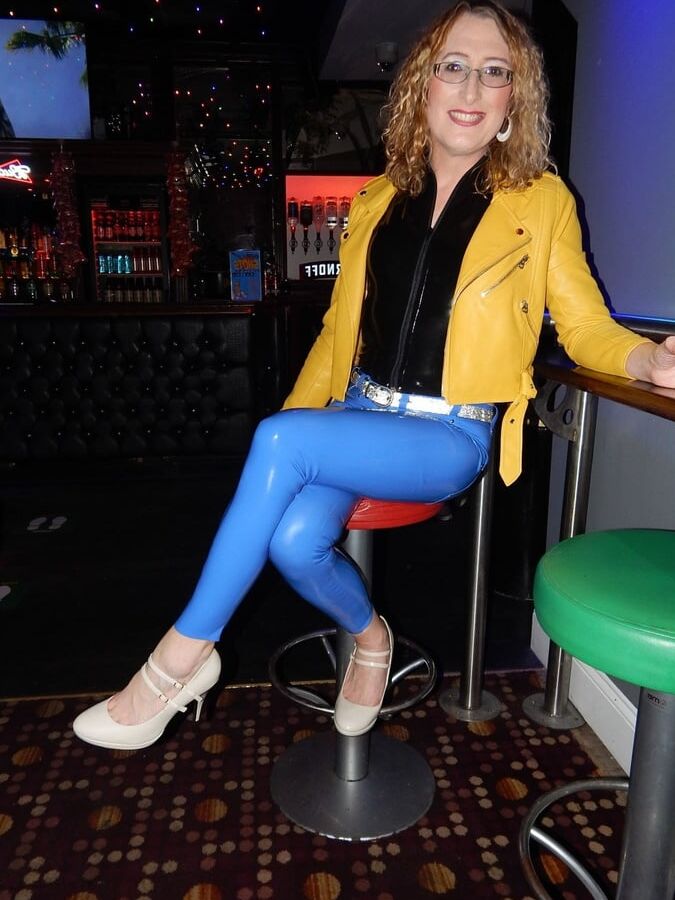 Latex Jeans and Top n the Pub