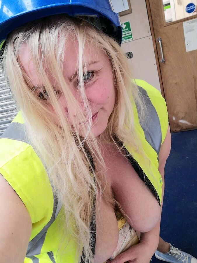 Hard Hat, Hard tits & ass - Blonde haired BBW Mature