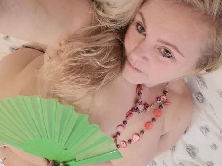 Posing my big natural BBW titties just for you