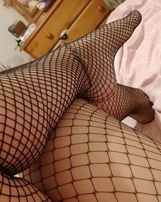 Fish net tights big BBW ass on sexy MILF