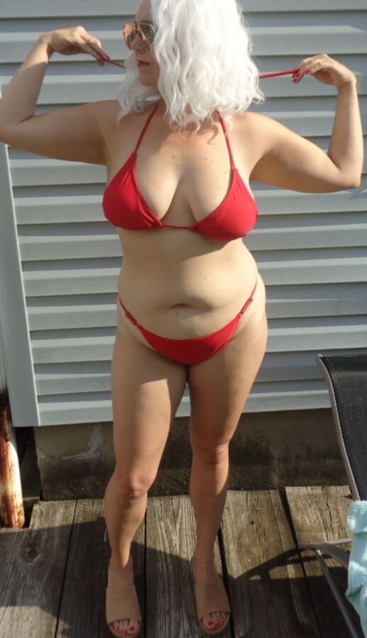 MILF Takes off Bikini Top
